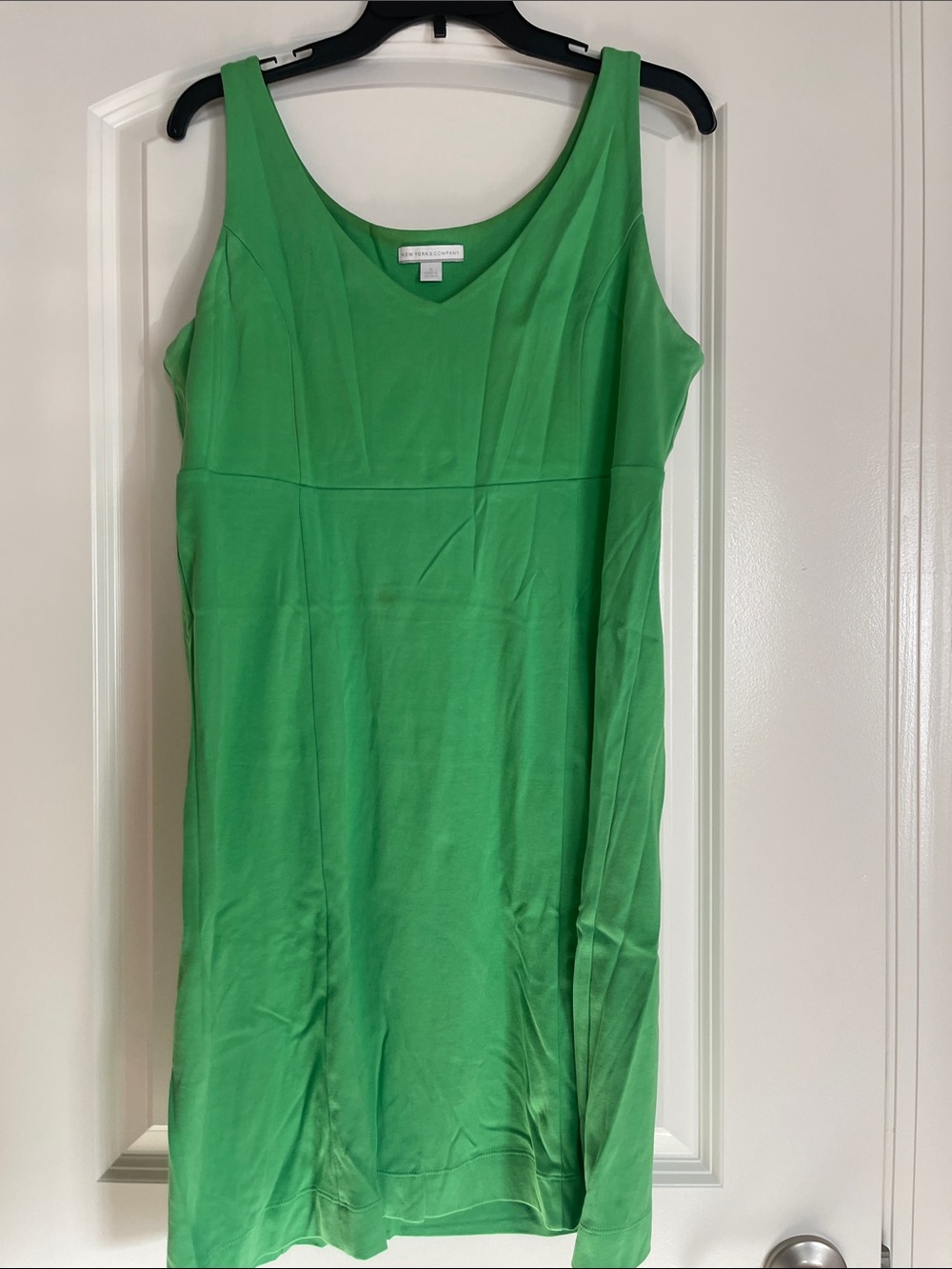 New York & Company Kelly Green V-Neck Top